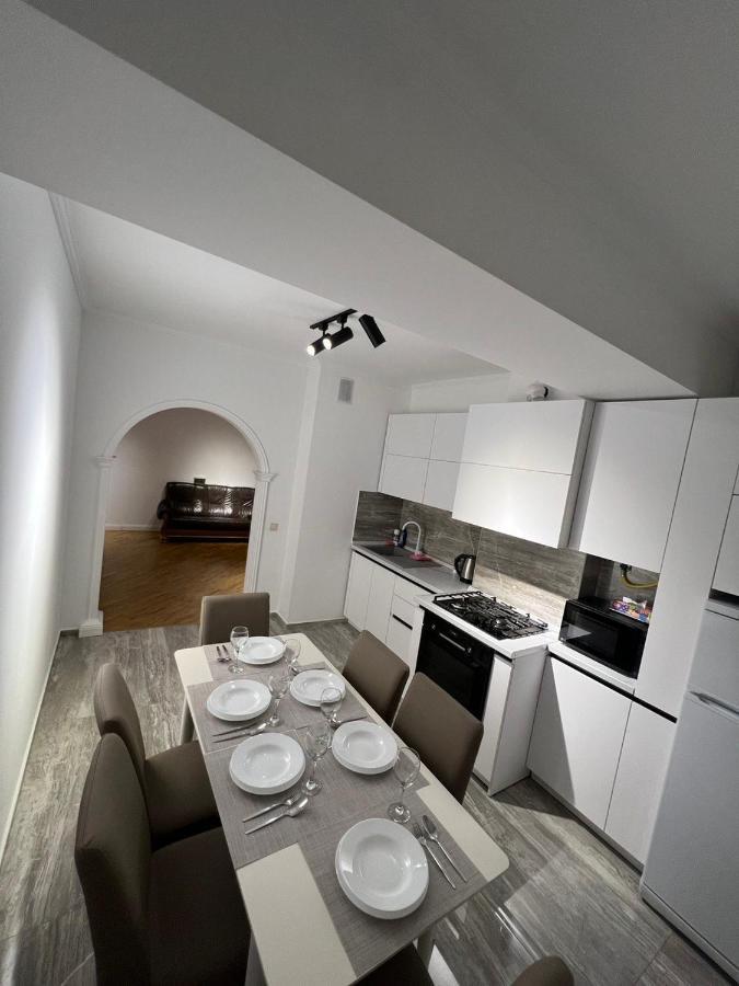 Luxrent Lejlighed Chişinău Eksteriør billede