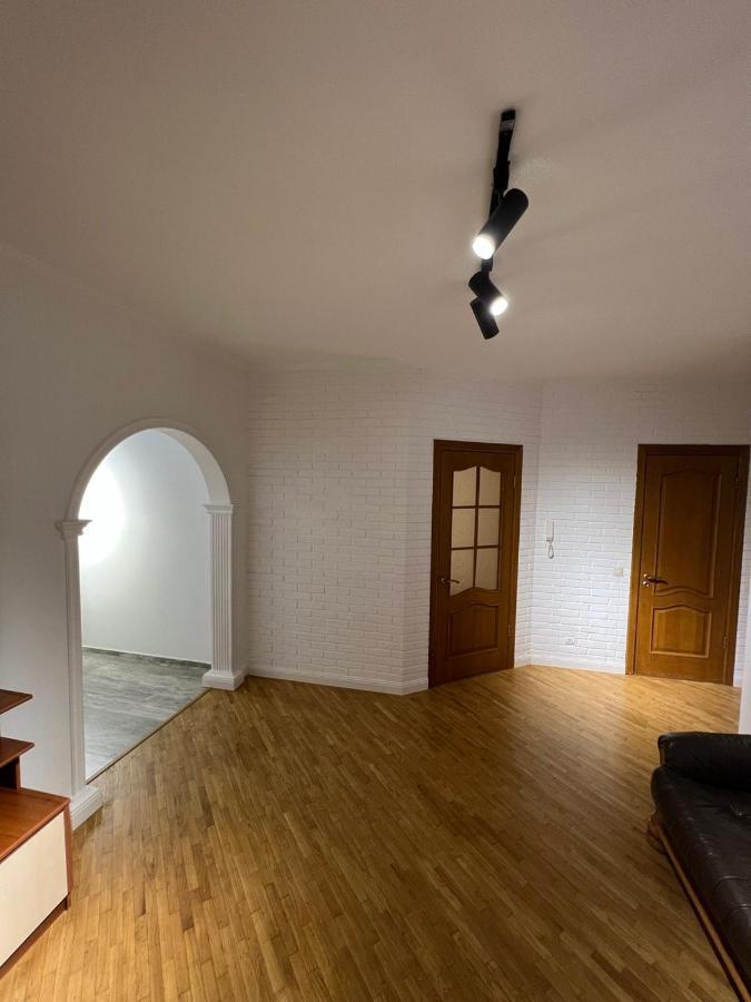 Luxrent Lejlighed Chişinău Eksteriør billede